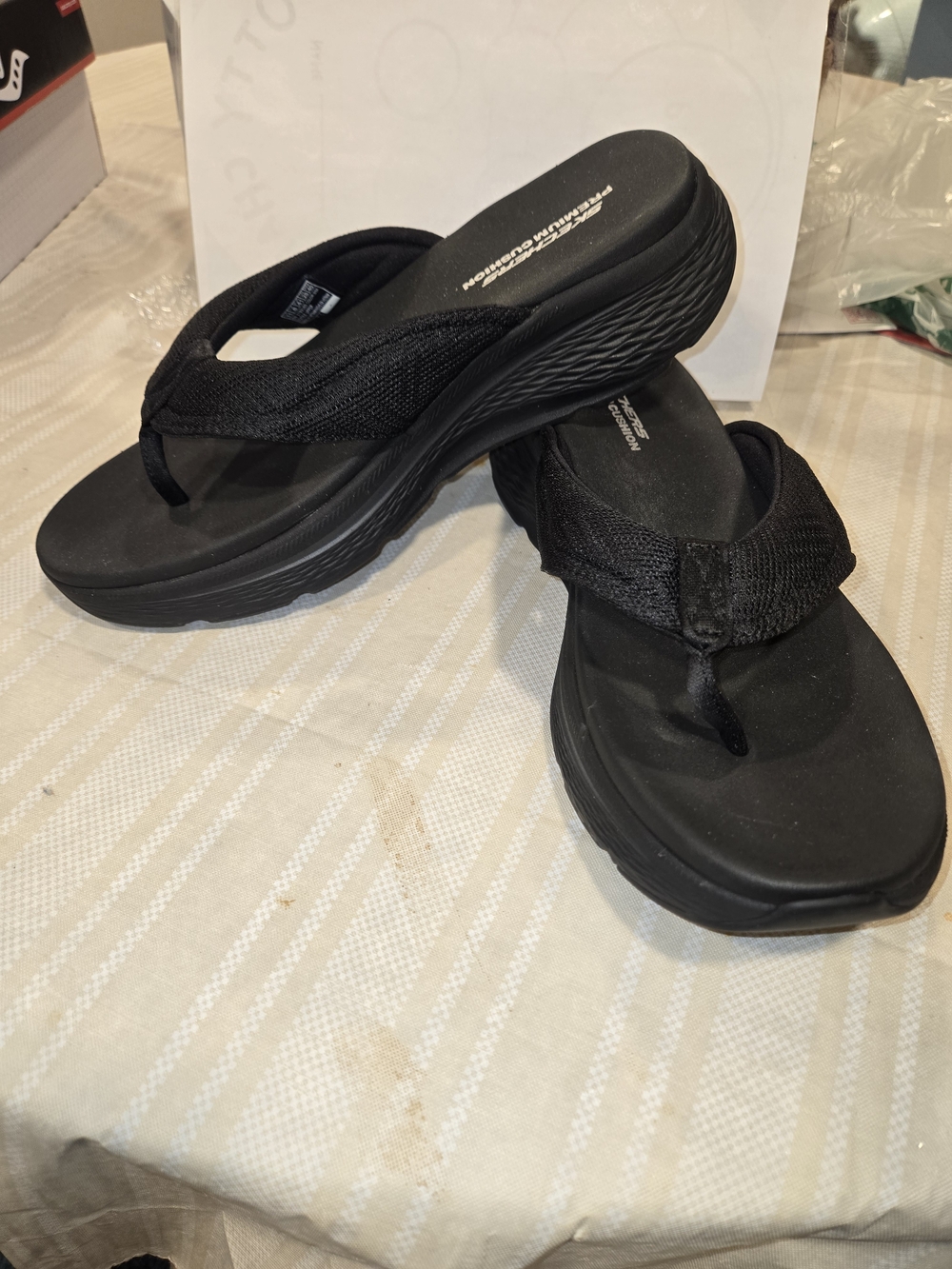 Skechers Black Cushioned Thong Sandals